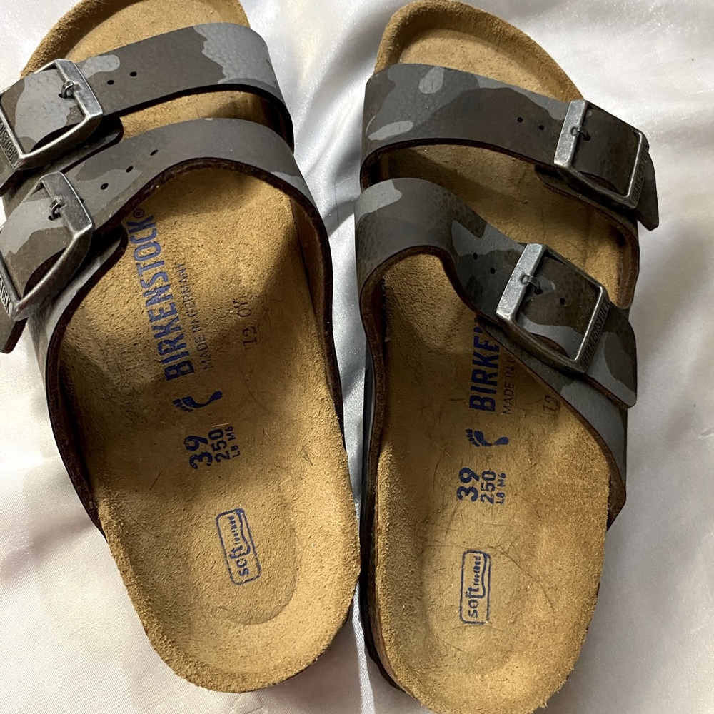 Women’s Birkenstock Camo black and gray size 39.